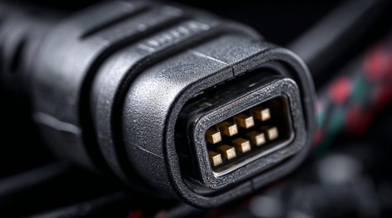 D-Sub разъёмы в автомобилях: как классические D-образные соединения применяются в диагностике, электронных блоках и системах управления современных машин